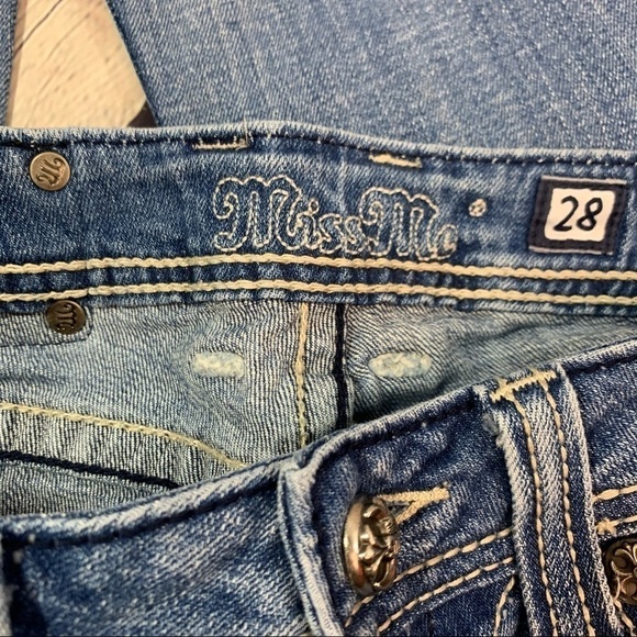 Miss Me Distressed Boot Cut Jean size 28 - Picture 9 of 12